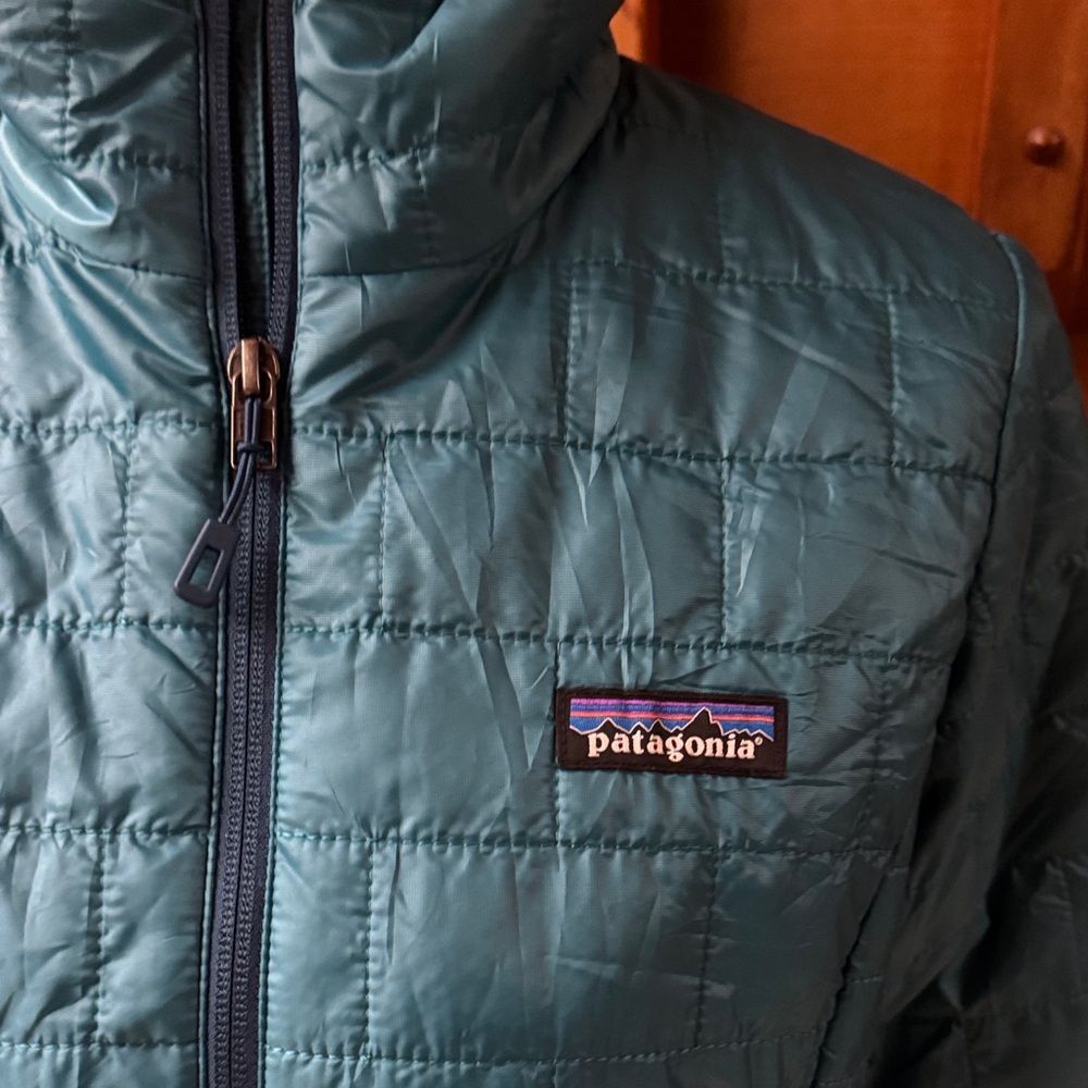 Patagonia size Small S Women's Teal Puffer Jacket - Picture 3 of 11